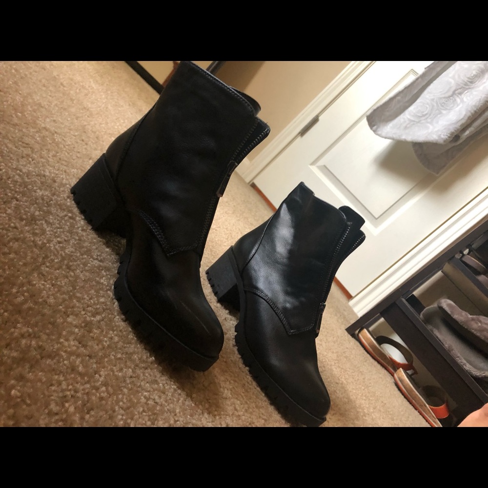 Vera Wang leather zip up booties